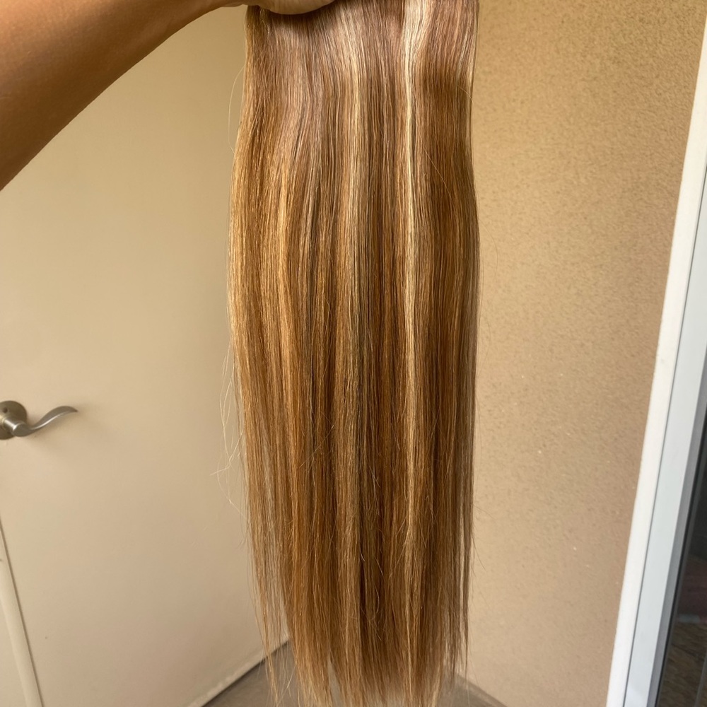 Halo Extensions #612 medium blonde with auburn highlight in 20"